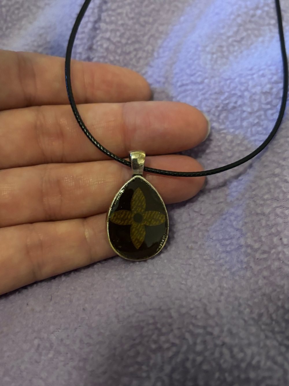 Silver Teardrop Flower Pendant Necklace -